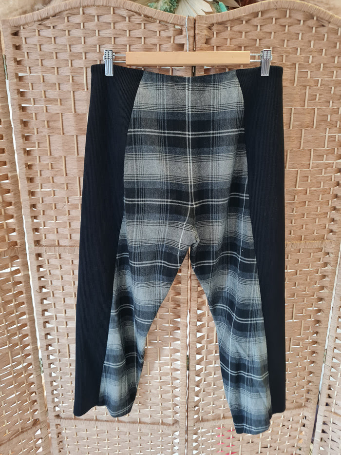 Annette Gortz black/check trousers 10