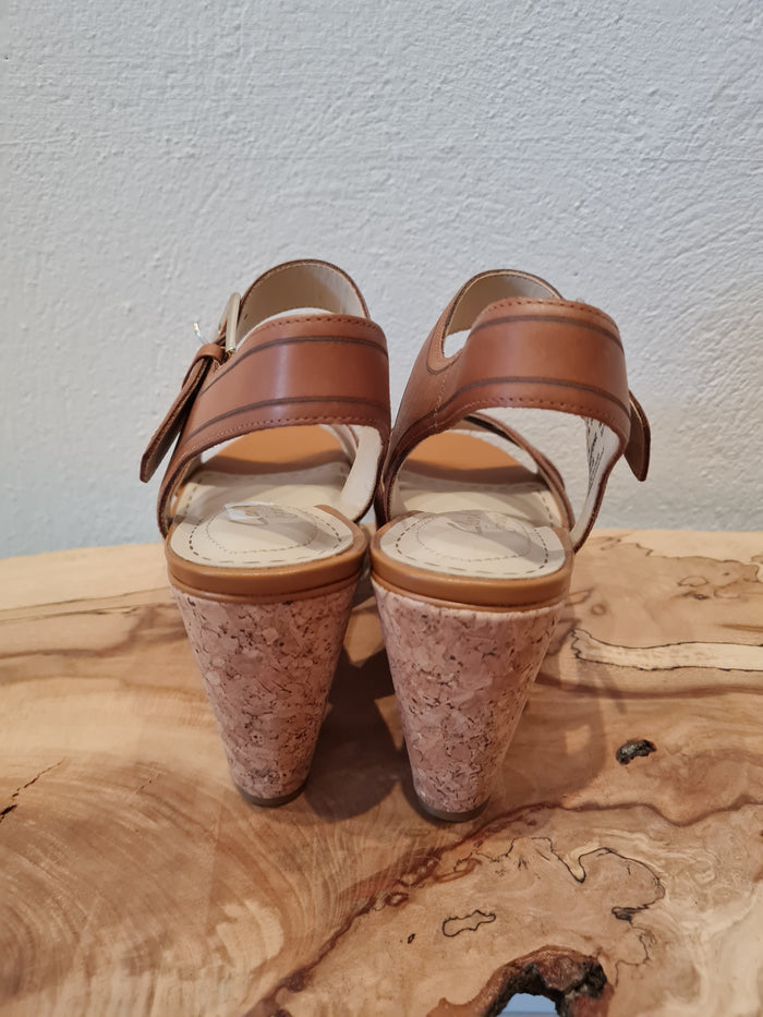 Clarkes Tan Wedges 5 NWT