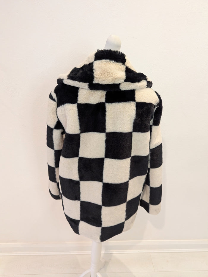Girlfriend Material Check Coat 12