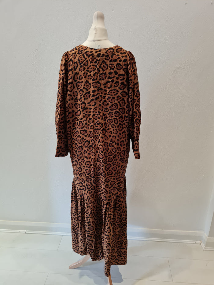 H&M Leopard print dress Size XS