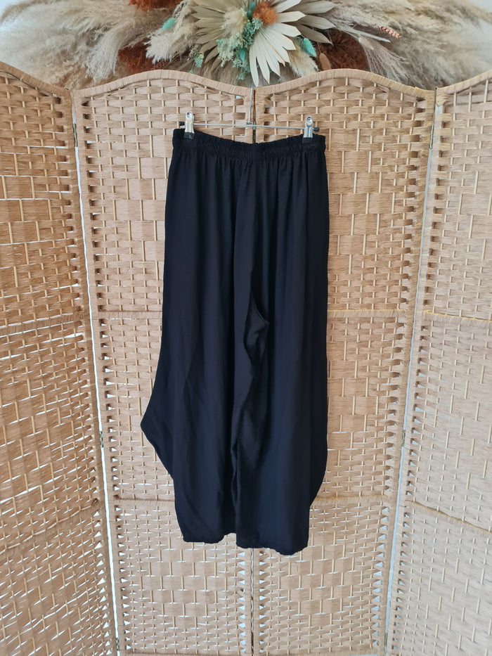 Ibiza trousers in black