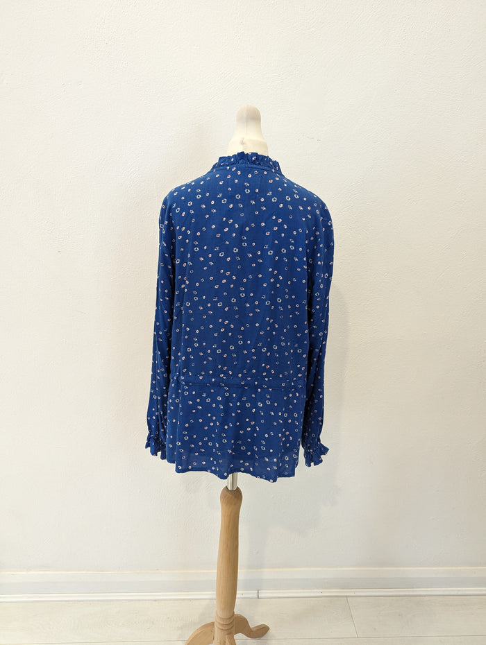 Lollys Laundry Daisy print Top Size Small