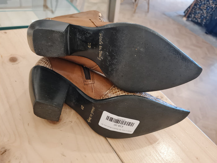 Made in Italy Tan Western Boots Size 39