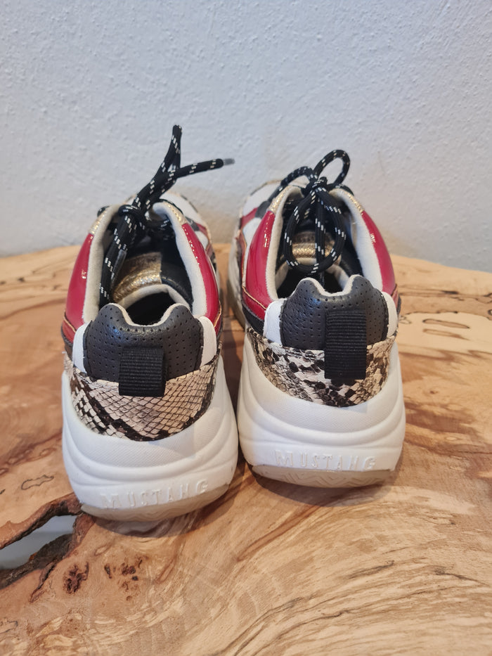 Mustang Trainers Size 3