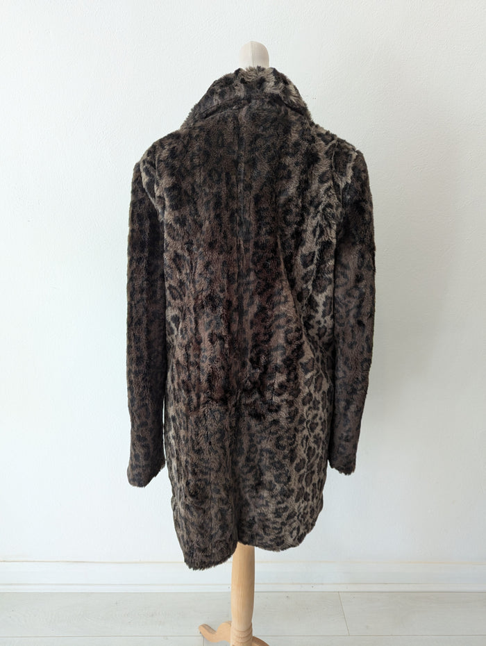 Pull & Bear Leopard coat M