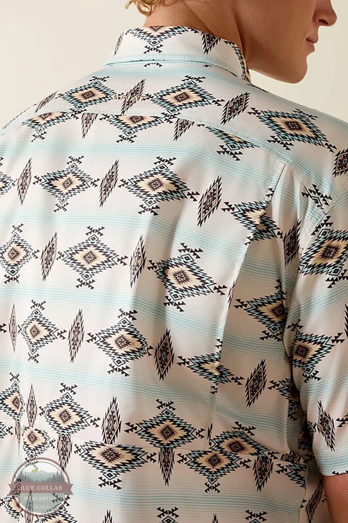 Ariat Men's Printed VentTEK Classic Fit Shirt in Off White detail of back vent view