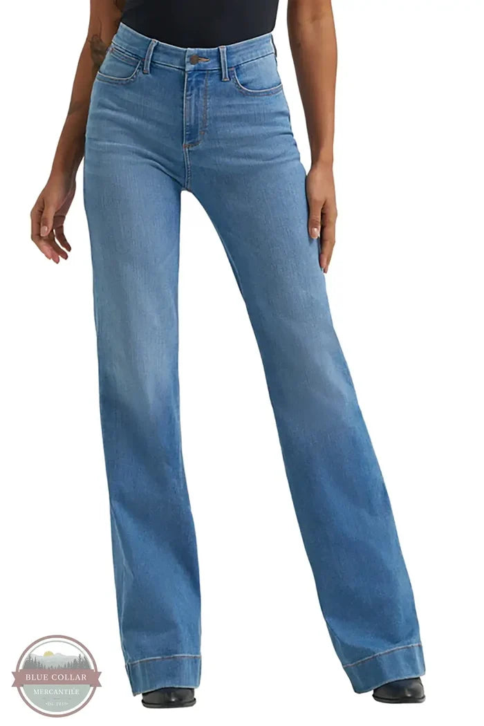 Wrangler 112374972 Bespoke High Rise Trouser Jeans in Light Wash front view