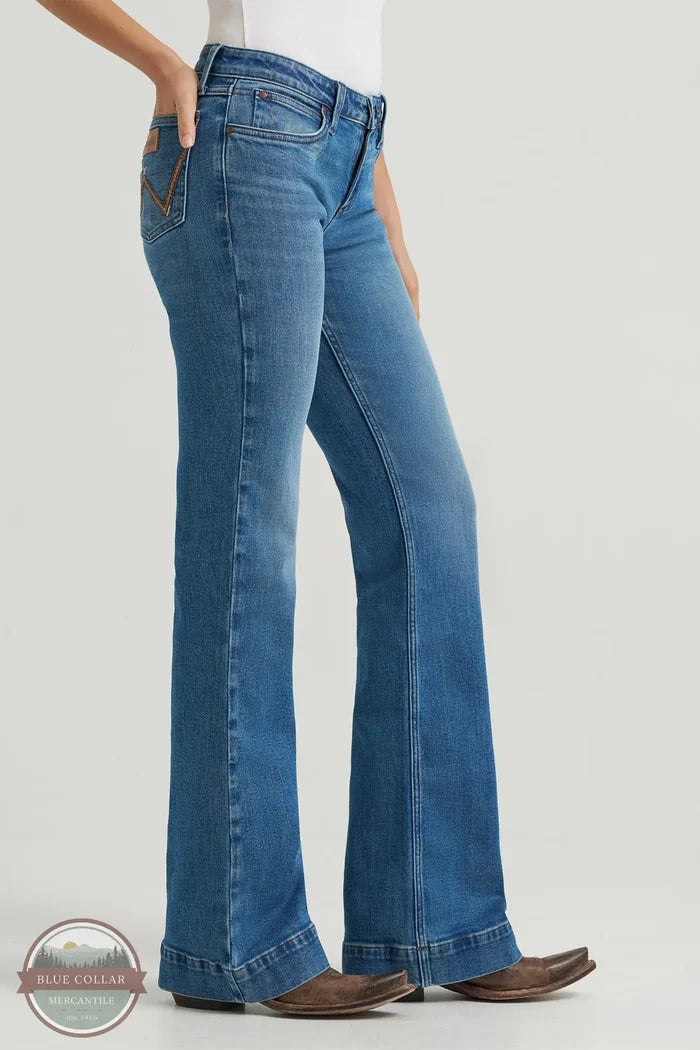 Wrangler Women's Retro® Mae Trouser Jean in "Cynthia" side view