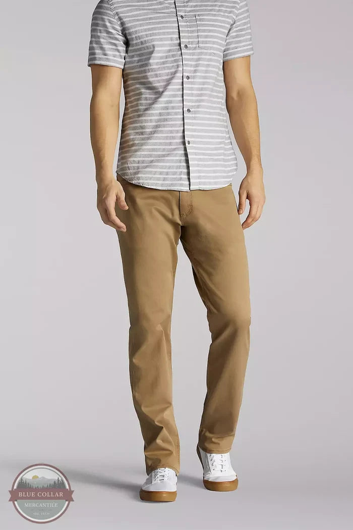 Lee 2015036 Extreme Motion Straight Tapered Jeans Front View
