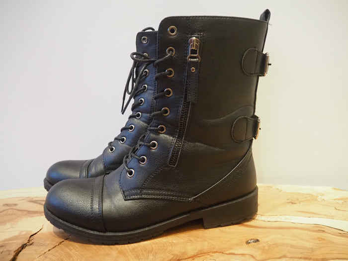 AJVqani Black Biker Boot Size 6
