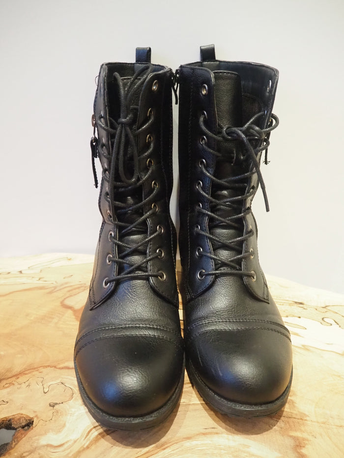 AJVqani Black Biker Boot Size 6