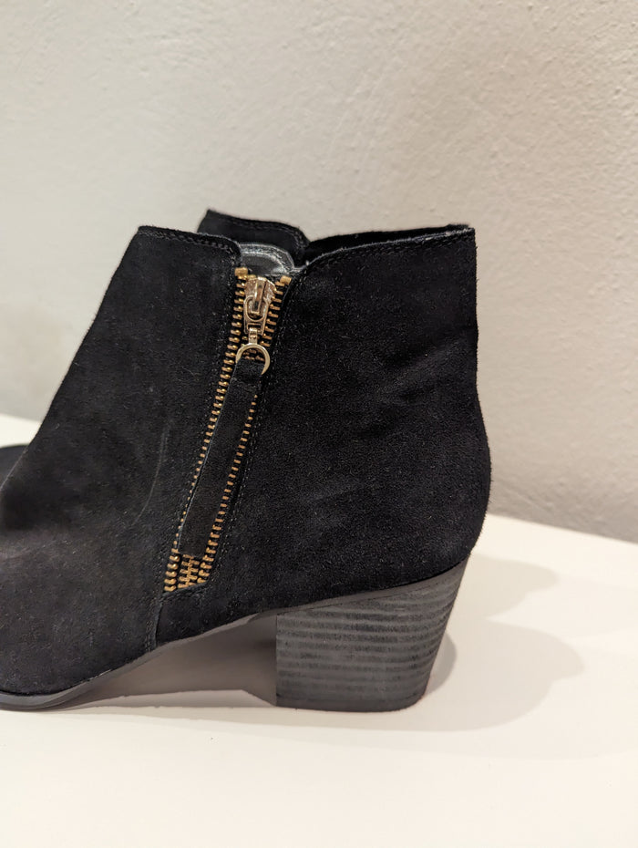 Aldo black ankle boots 8