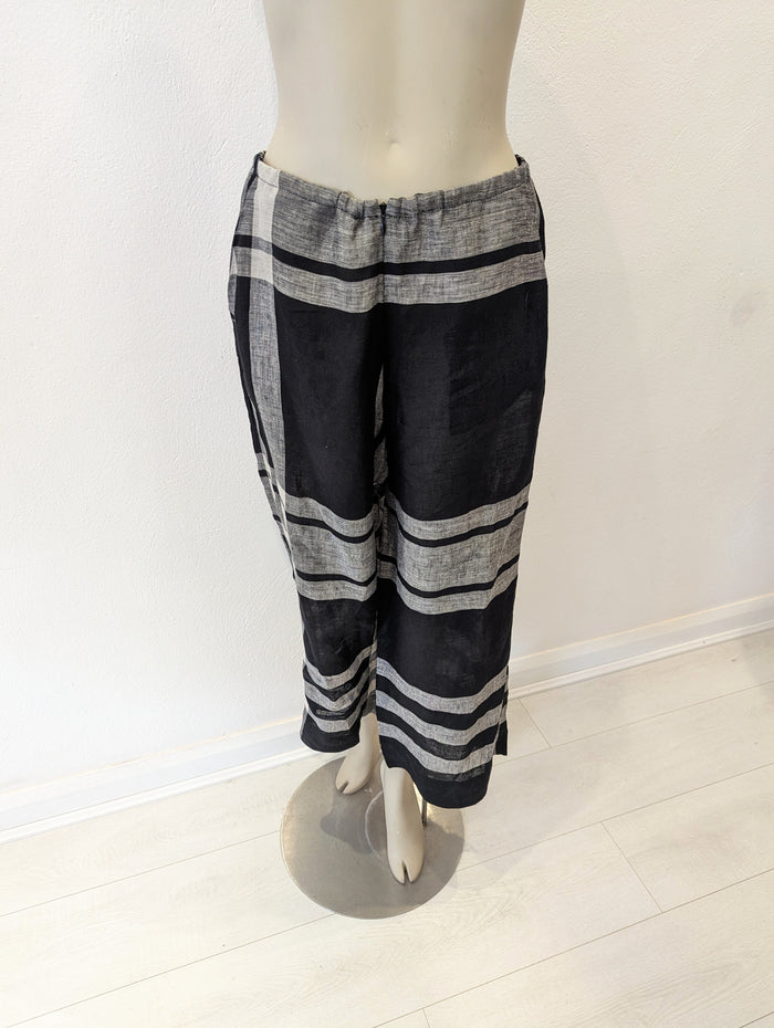 Alembika Grey Check Trouser Two Piece Medium