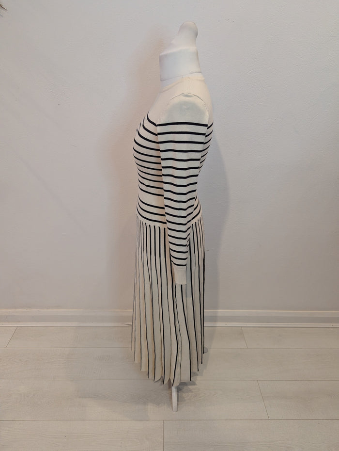 Anewsta Pleat Cream Jumper Dress Large