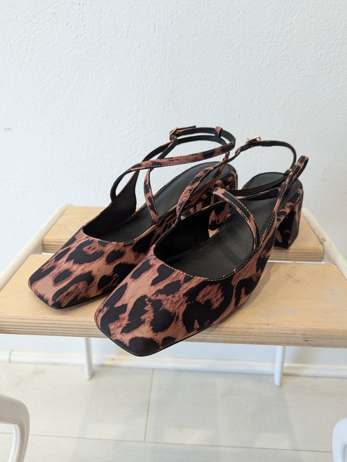 ASOS Leopard Print Block Heel Size 6 NWT