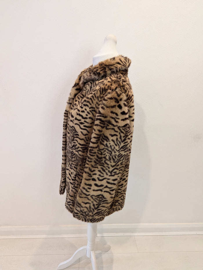 Astraka Leopard Print Coat 10/12