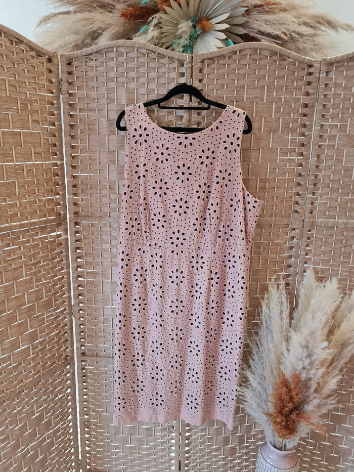 Autograph Blush V back dress Size 22