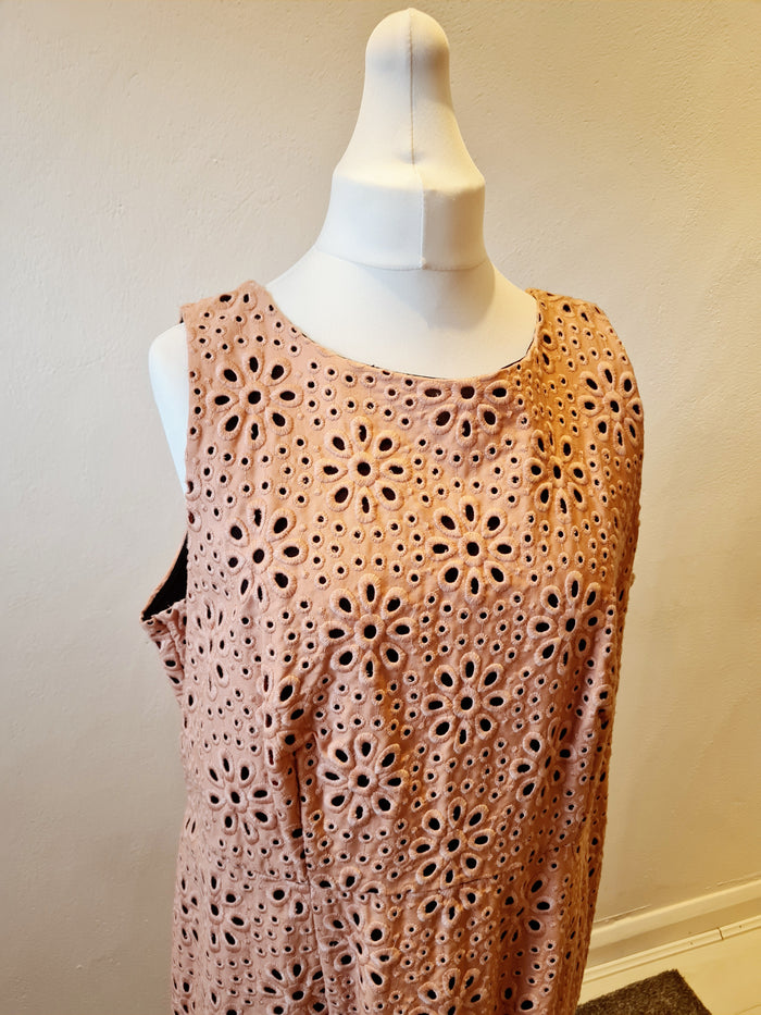 Autograph Blush V back dress Size 22