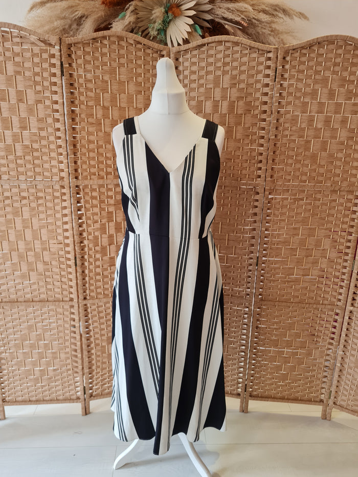 Autograph Line stripe Dress 14