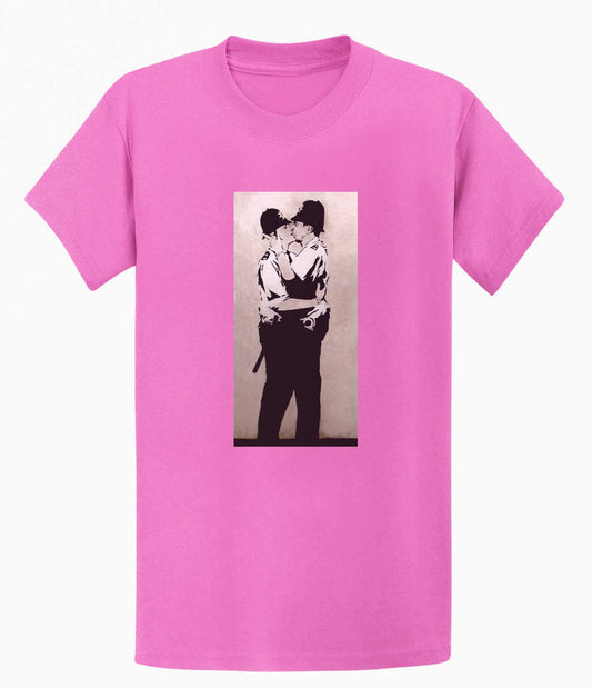 Banksy T-shirt - Kissing Coppers Banksy-Apparel