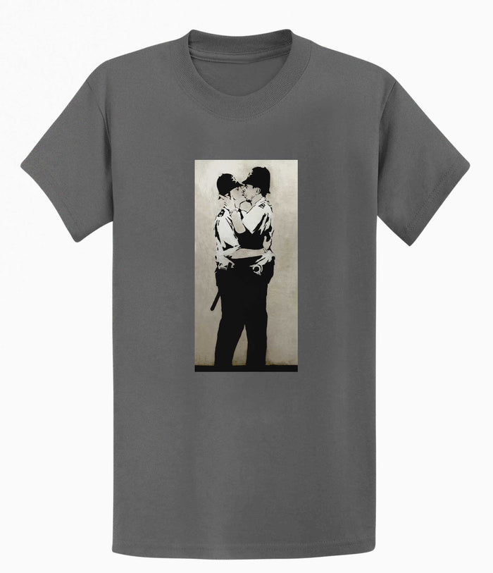 Banksy T-shirt - Kissing Coppers Banksy-Apparel