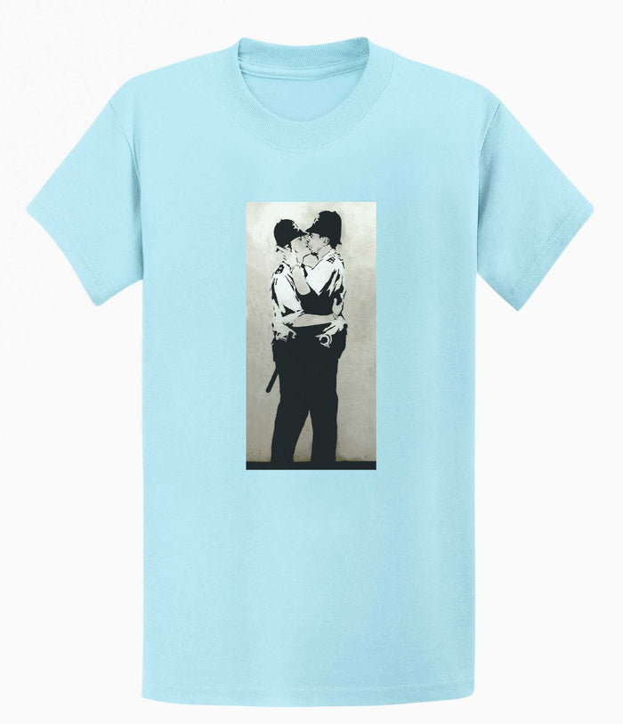 Banksy T-shirt - Kissing Coppers Banksy-Apparel