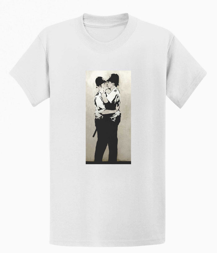 Banksy T-shirt - Kissing Coppers Banksy-Apparel