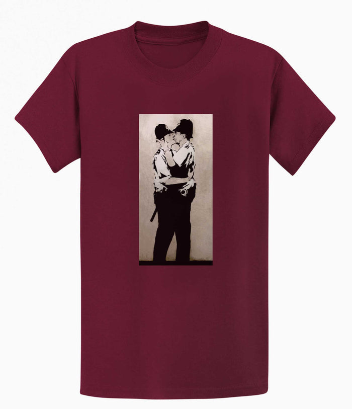 Banksy T-shirt - Kissing Coppers Banksy-Apparel