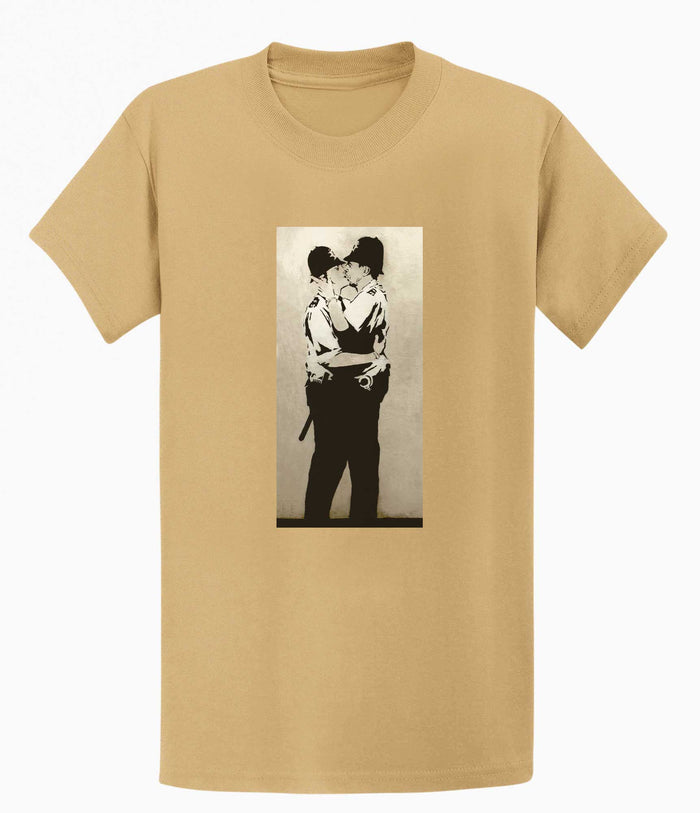 Banksy T-shirt - Kissing Coppers Banksy-Apparel