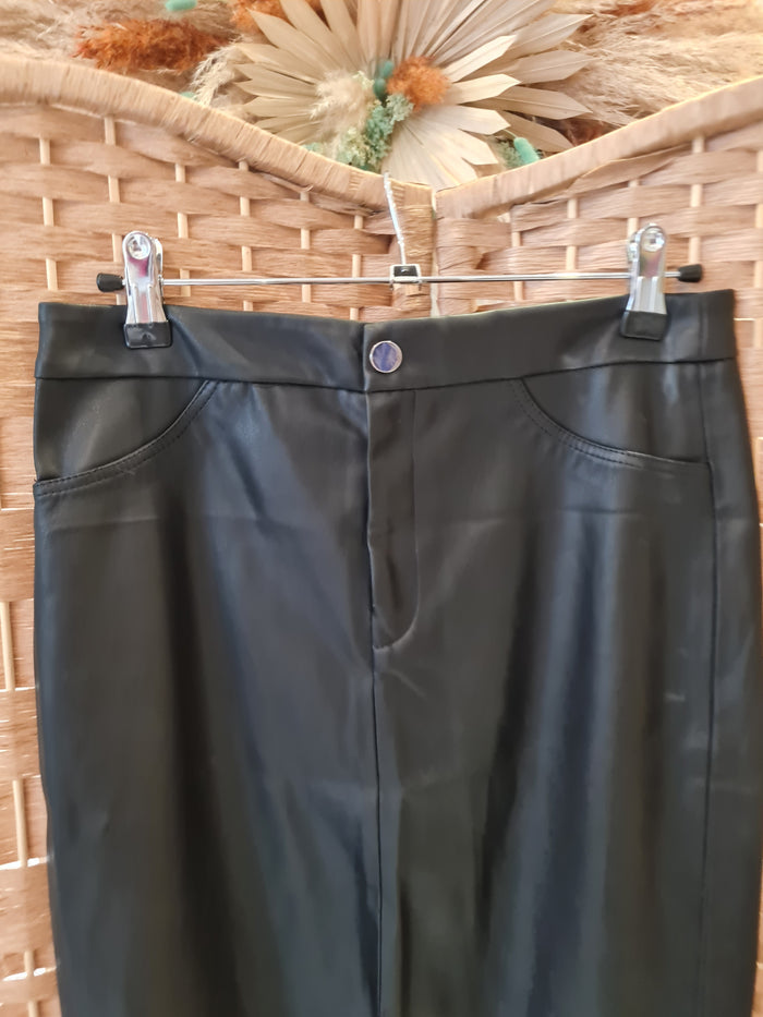 Bershka pleather skirt S