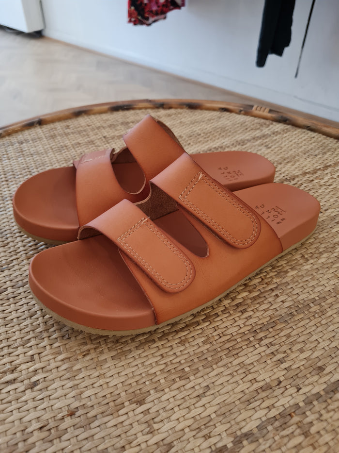 Billabong Tan Slides 5