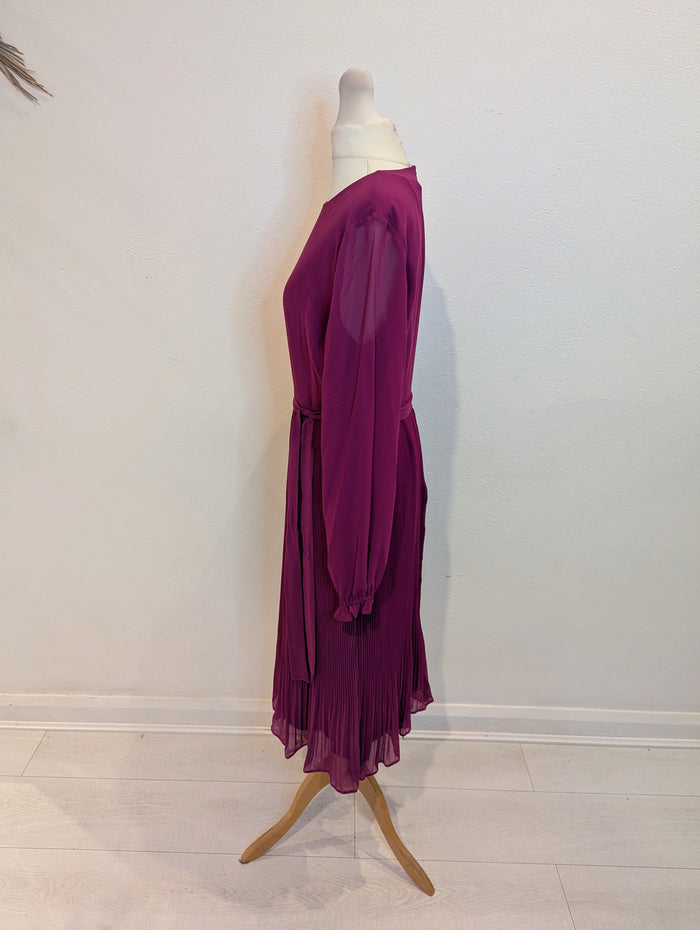 Billie & Blossom Pink Pleated dress 10 NWT
