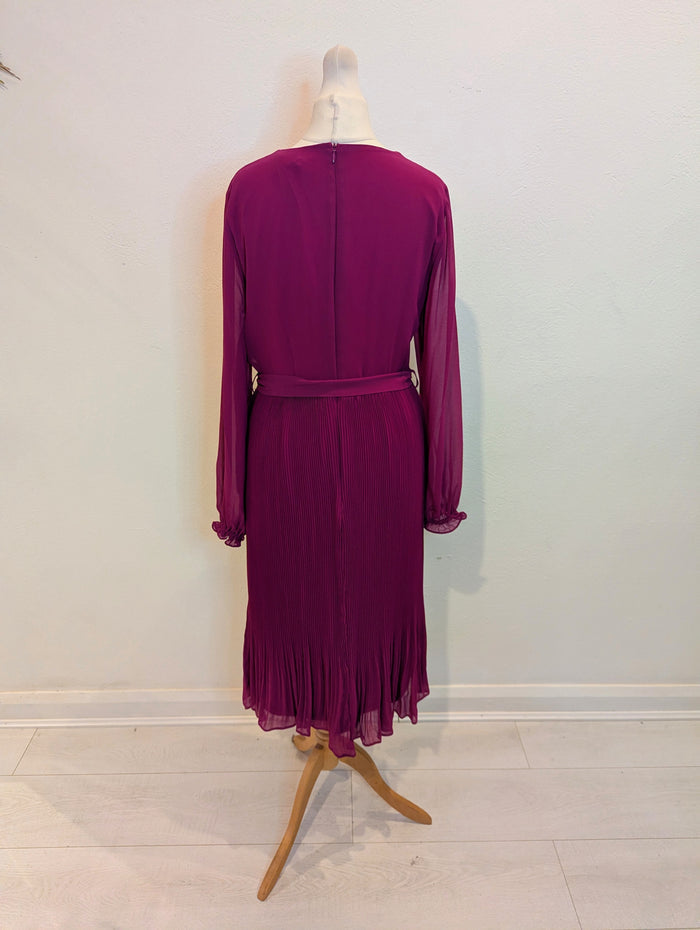 Billie & Blossom Pink Pleated dress 10 NWT