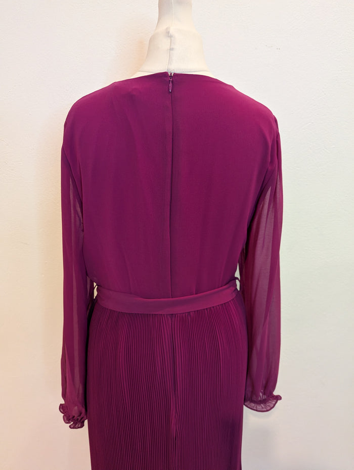 Billie & Blossom Pink Pleated dress 10 NWT