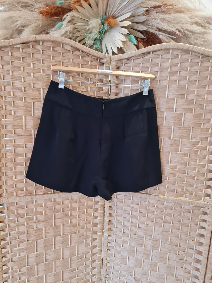Boutique by Jaeger black shorts 8