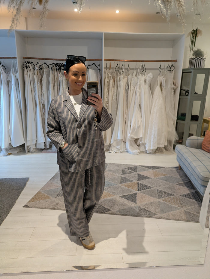 BuyKud Stripe Trouser Suit L NWT