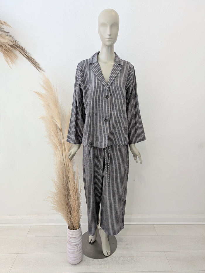BuyKud Stripe Trouser Suit L NWT
