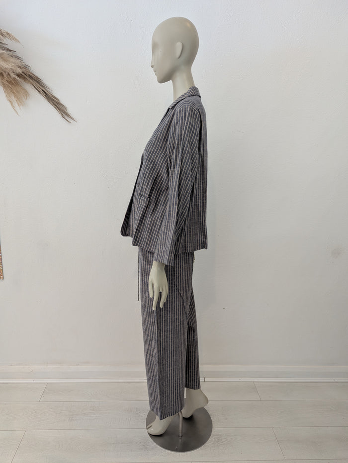 BuyKud Stripe Trouser Suit L NWT