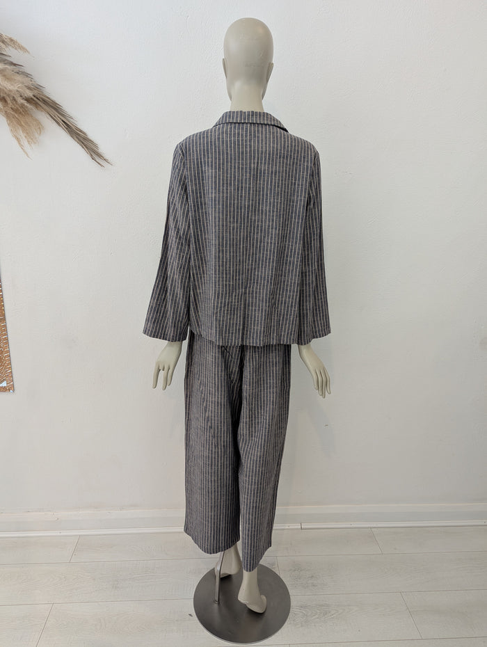 BuyKud Stripe Trouser Suit L NWT
