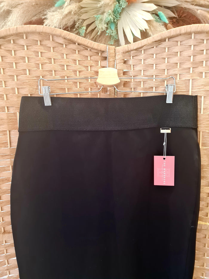 Calvin Klein black pencil skirt Large NWT