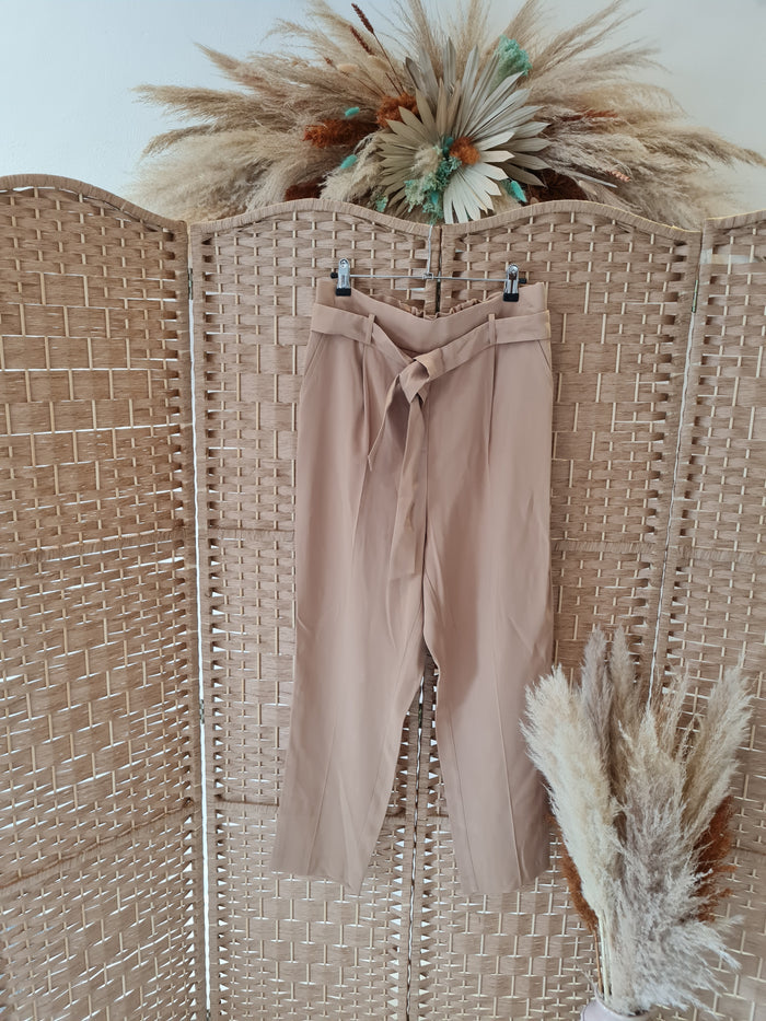 Camel trousers M