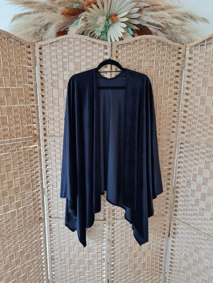 Carmen cape in black one size