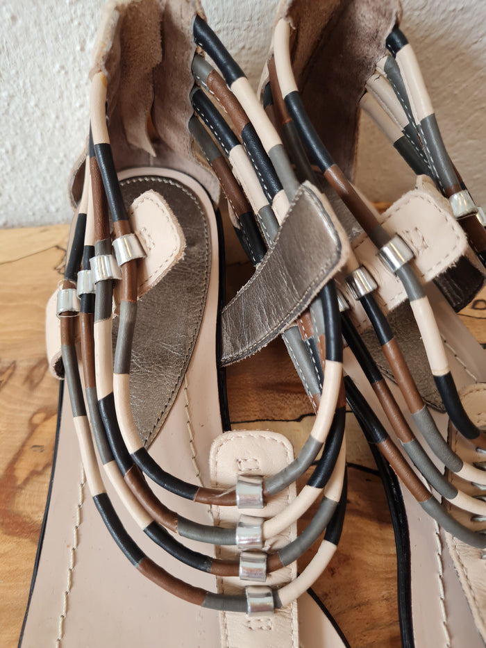Carvela cream/Brown Sandals 8 New