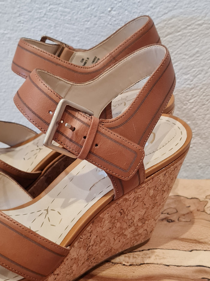 Clarkes Tan Wedges 5 NWT