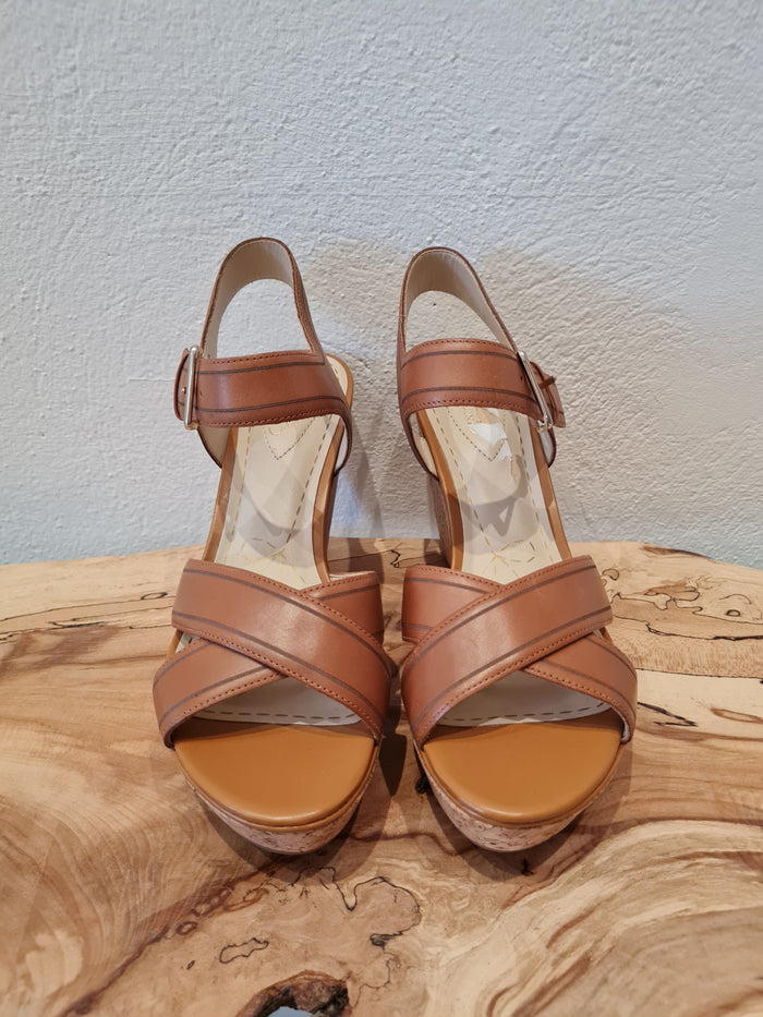 Clarkes Tan Wedges 5 NWT