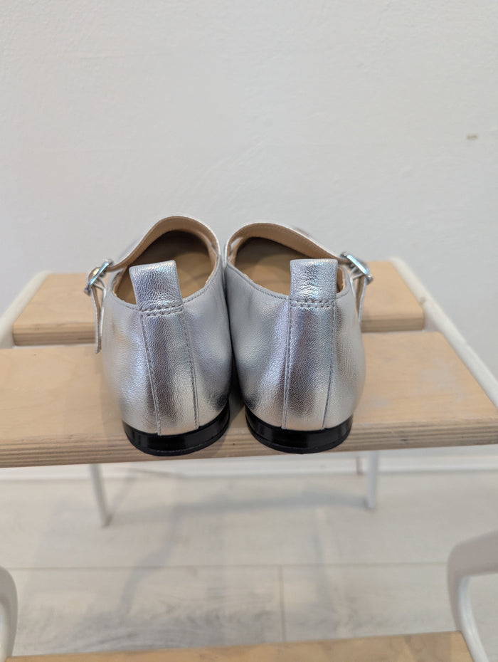 Clarks silver Mary Janes 6 NWT