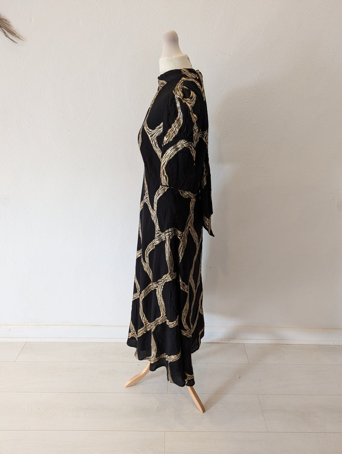 Closet Black/Gold print Dress 10