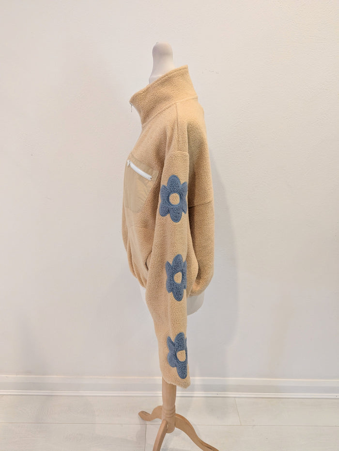 Cools Club Caramel Fleece 8