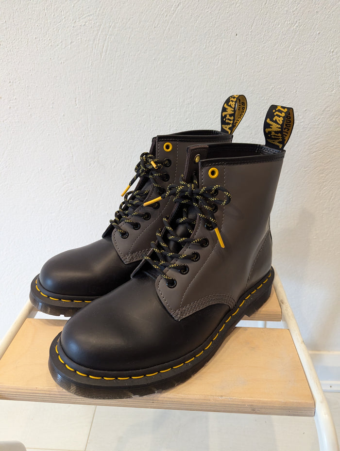 Dr Marten 1460 Smooth Clash Boots 6.5 New RRP £149