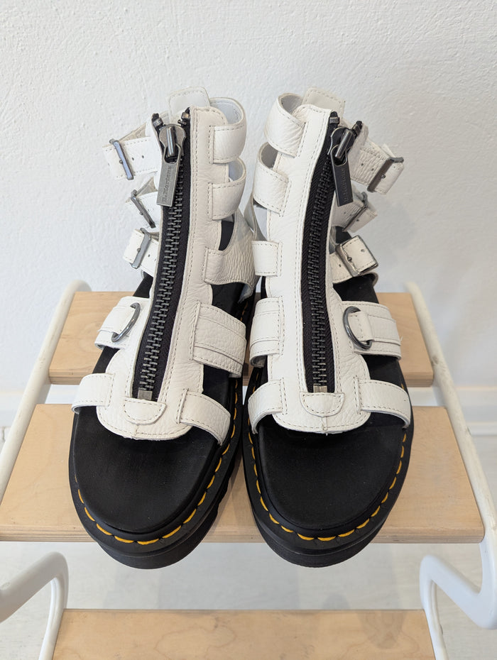 Dr Martens White Sandles 6.5 New